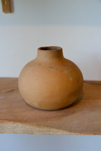 Load image into Gallery viewer, Nayan Vase
